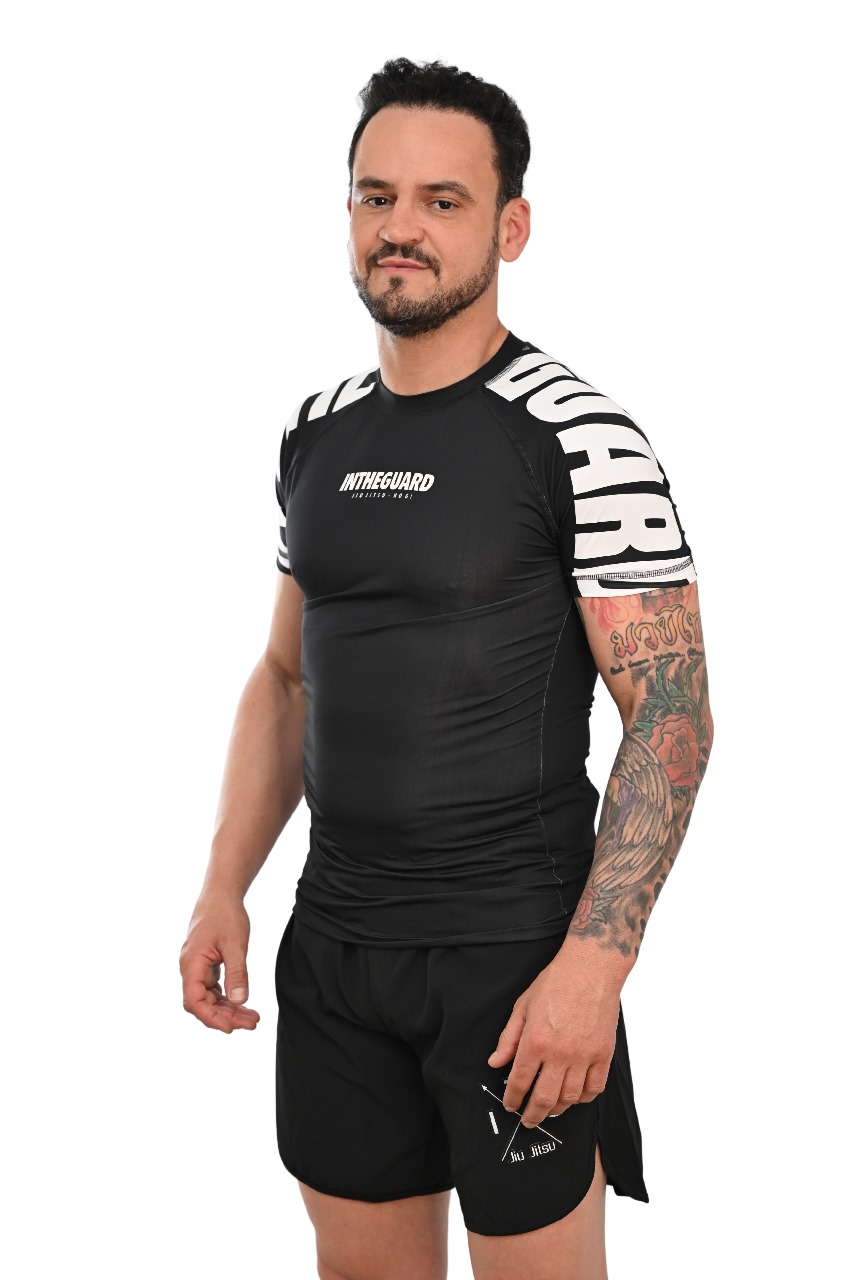 Rash Guard Masculina Cores Faixas Preta