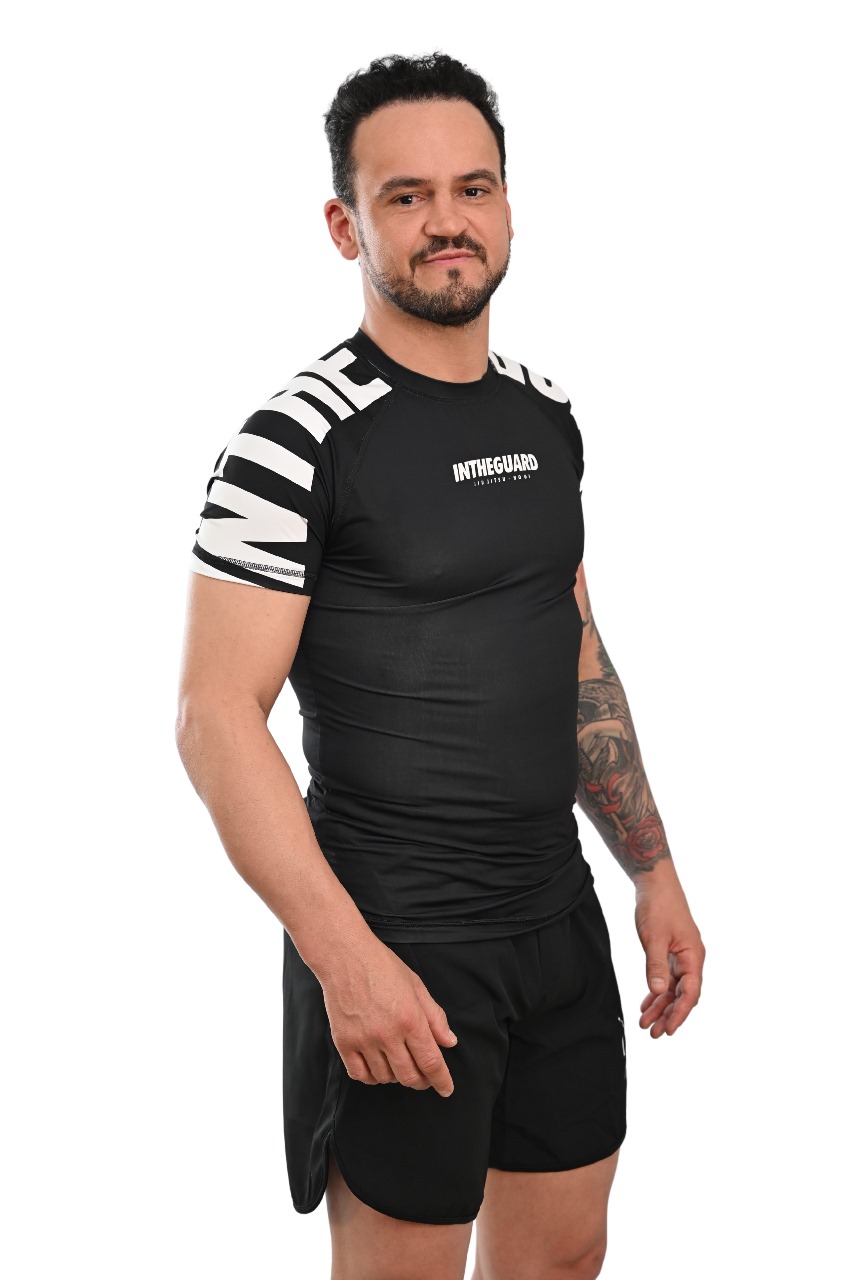 Rash Guard Masculina Cores Faixas Preta