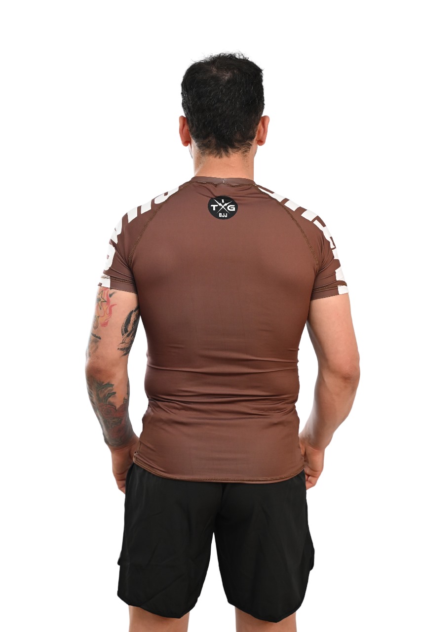 Rash Guard Masculina Cores Faixas Marrom