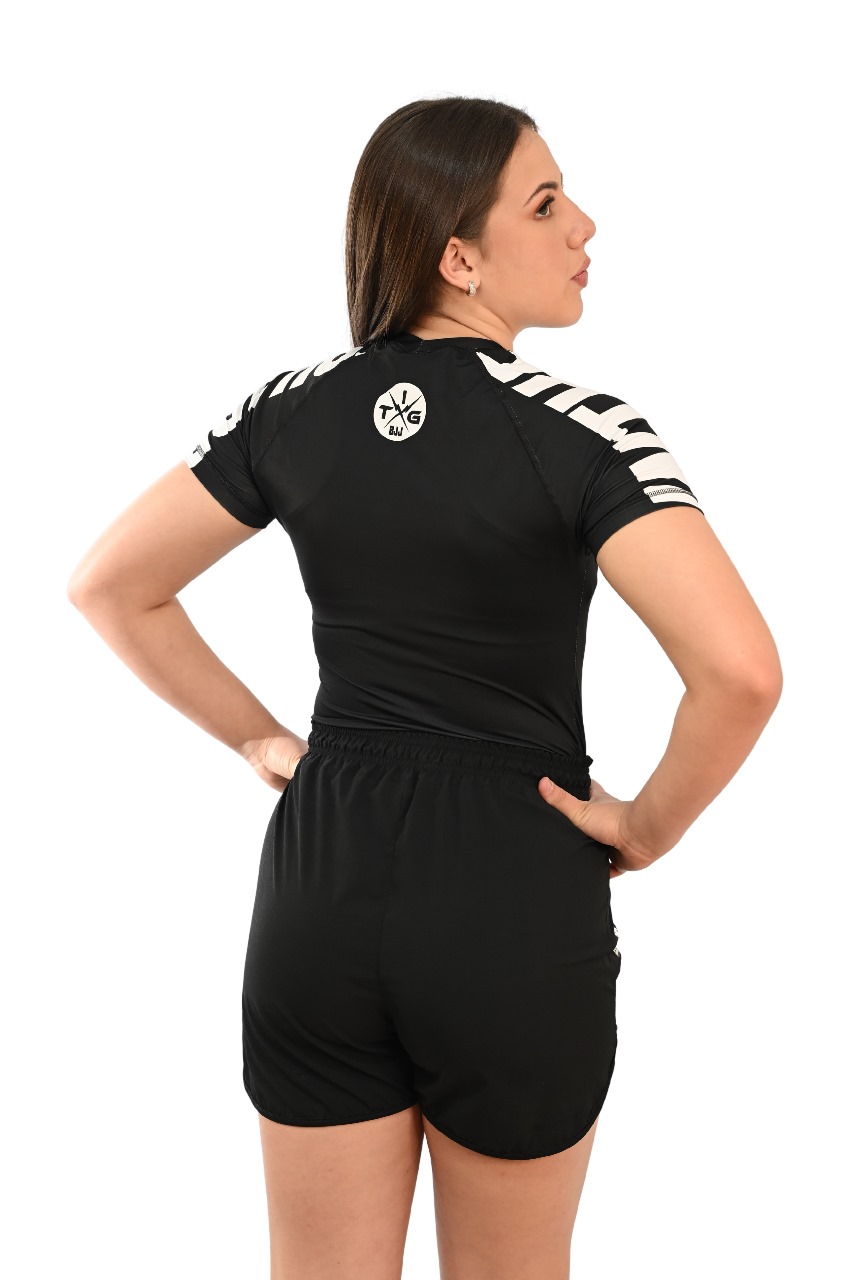 Rash Guard Feminina Cores Faixas Preta
