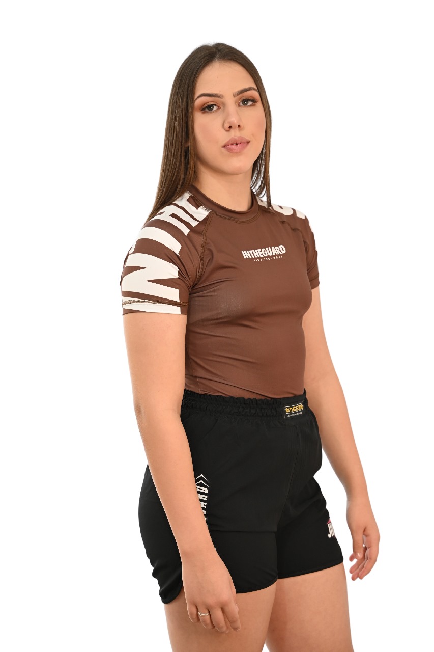 Rash Guard Feminina Cores Faixas Marrom